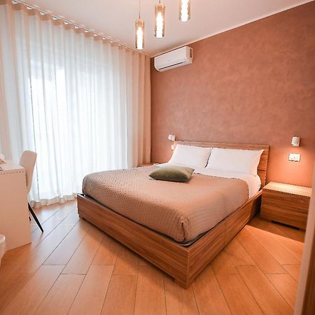 Karol Wojtyla Airport Bari Hotell Exteriör bild
