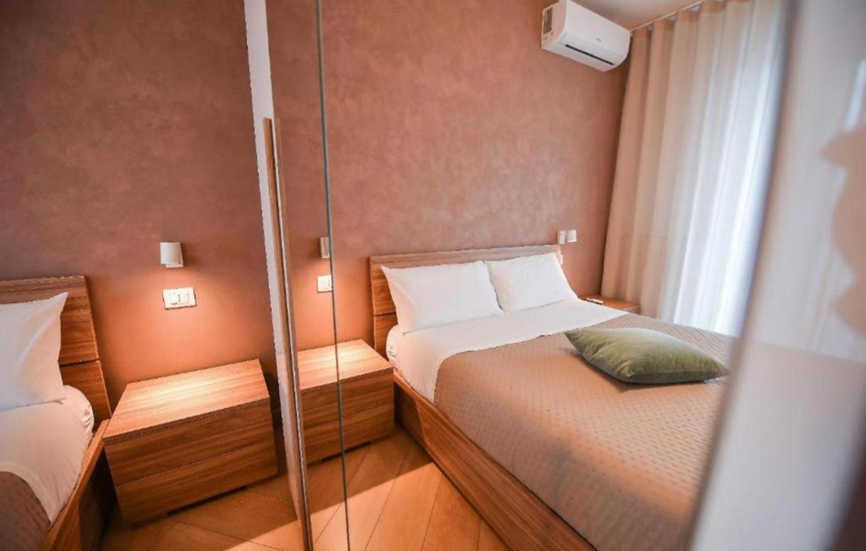 Karol Wojtyla Airport Bari Hotell Exteriör bild