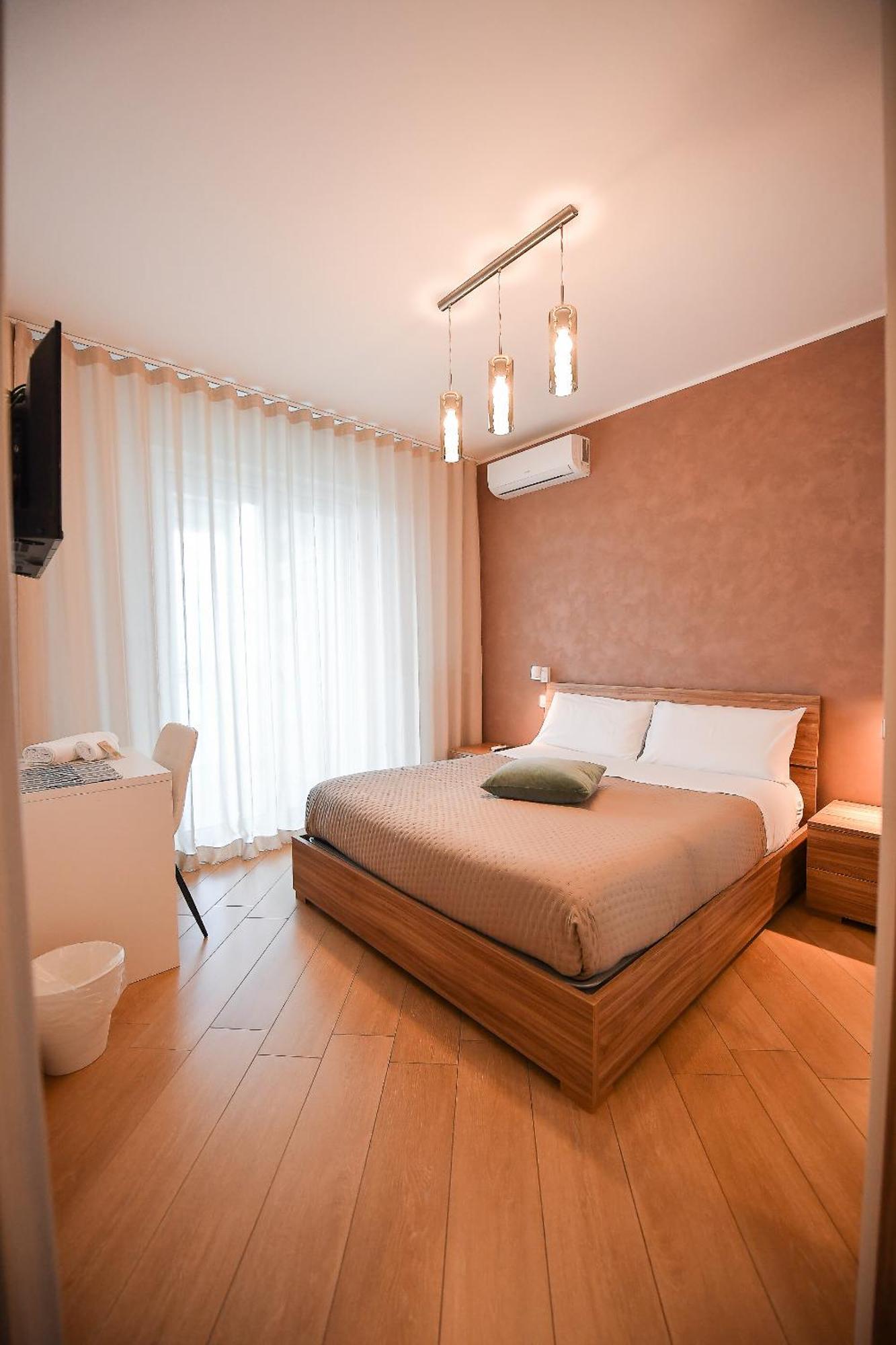 Karol Wojtyla Airport Bari Hotell Exteriör bild