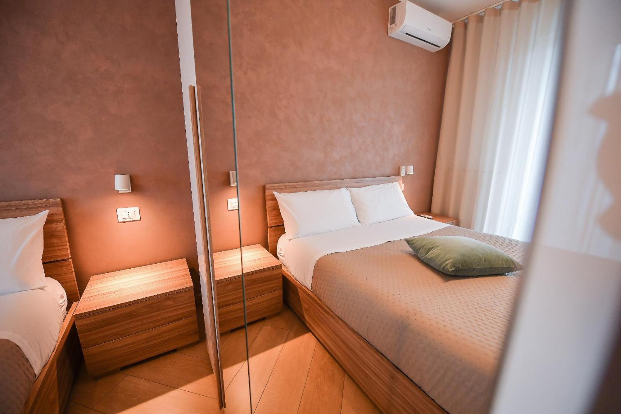 Karol Wojtyla Airport Bari Hotell Exteriör bild