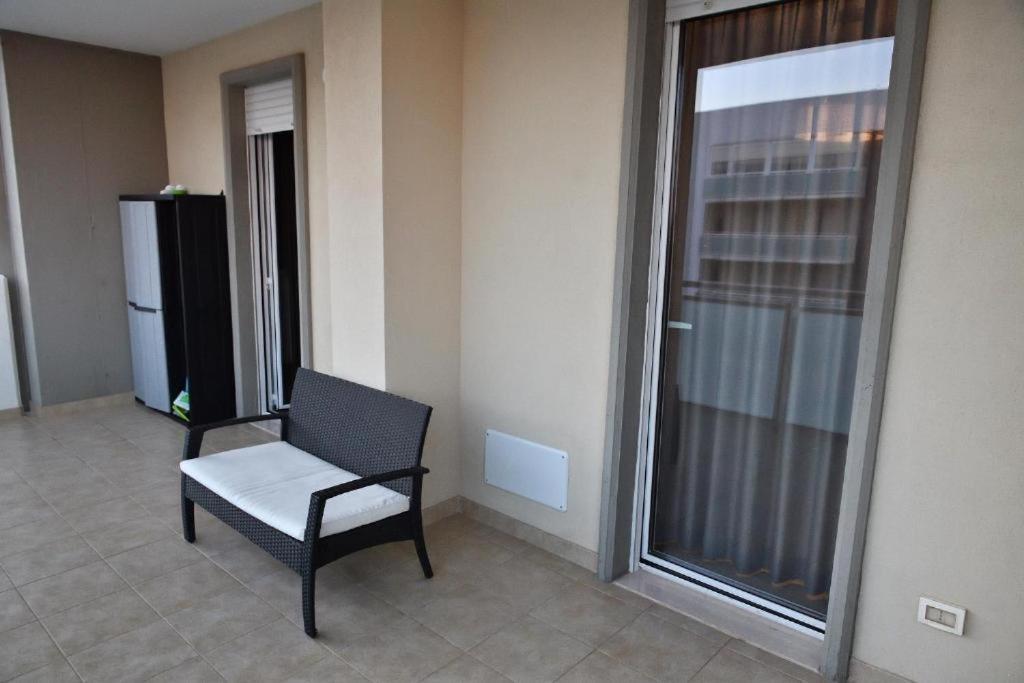 Karol Wojtyla Airport Bari Hotell Exteriör bild