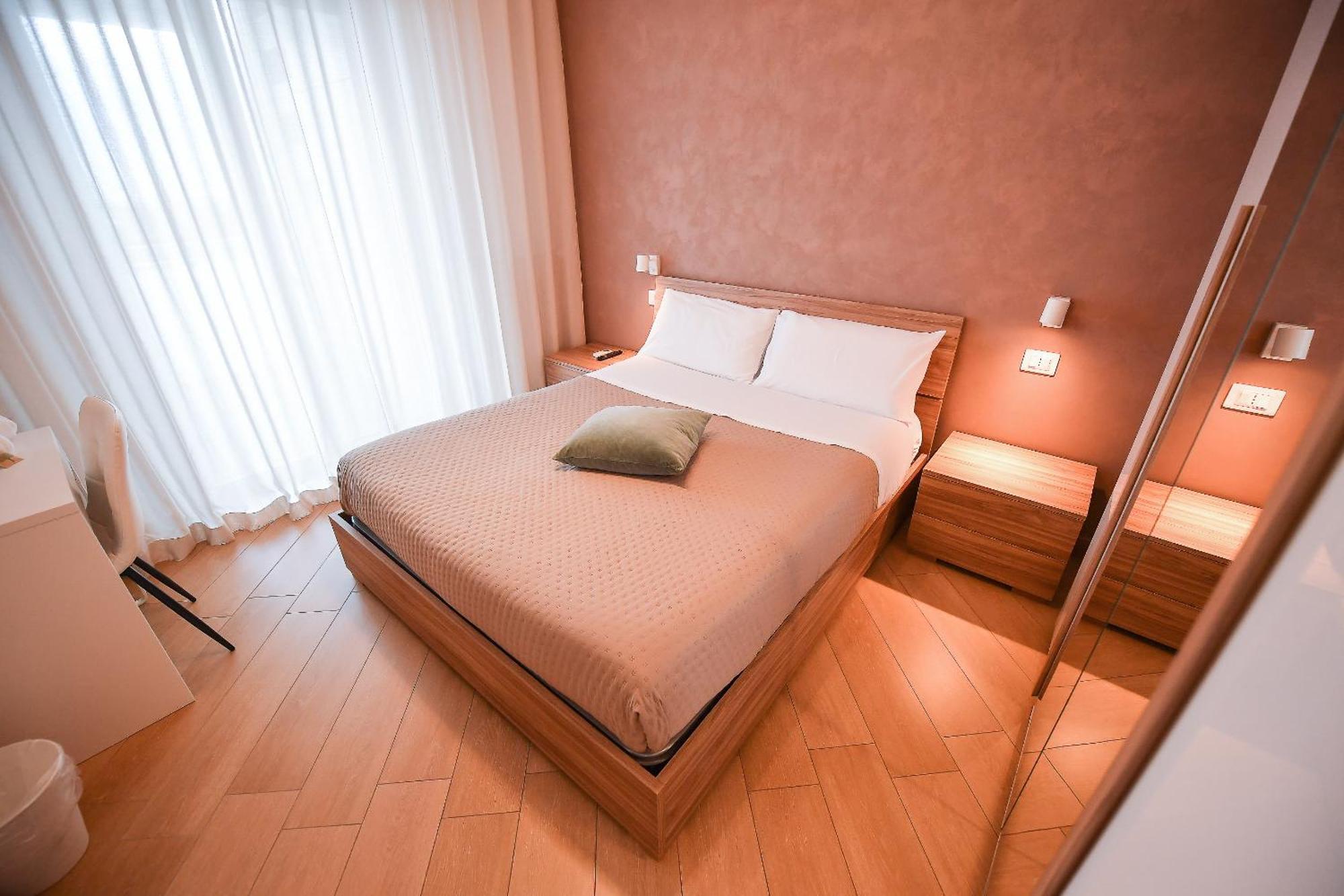 Karol Wojtyla Airport Bari Hotell Exteriör bild