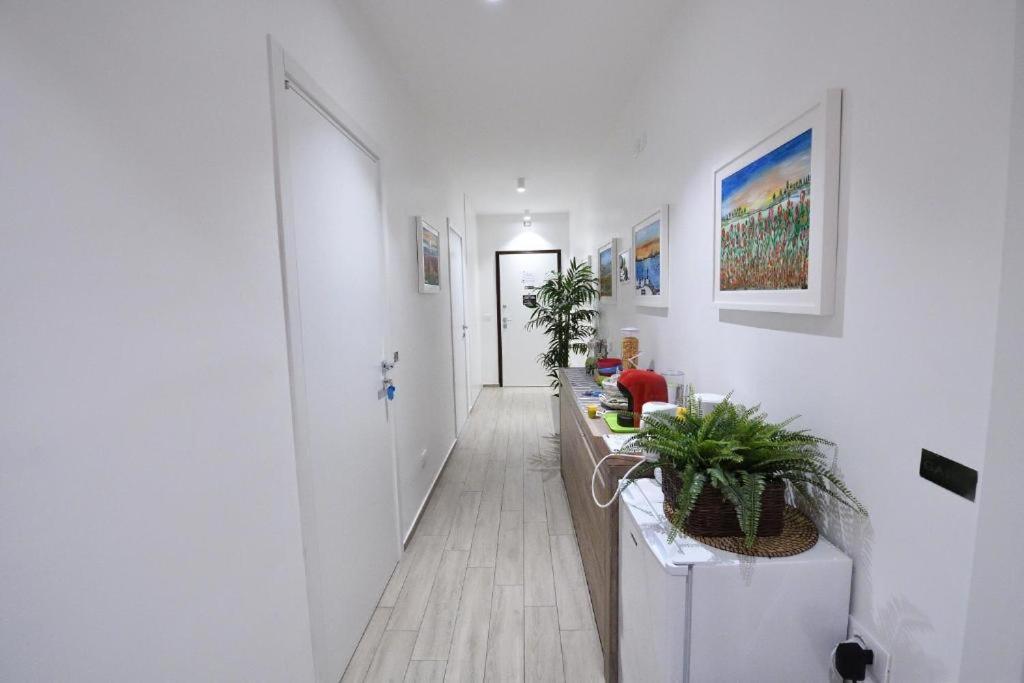 Karol Wojtyla Airport Bari Hotell Exteriör bild