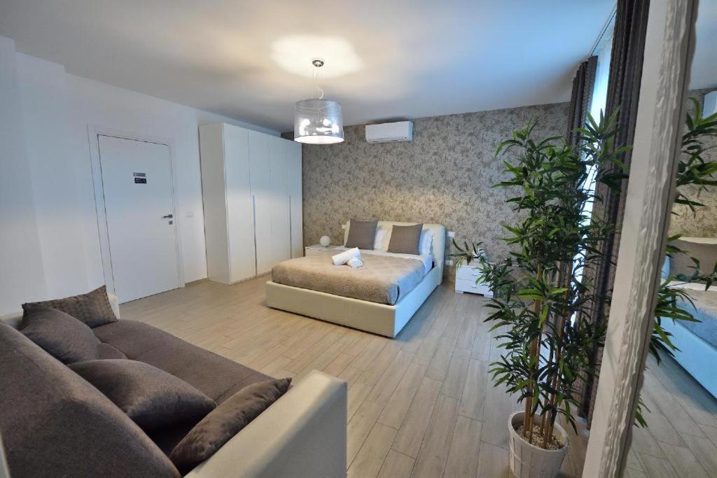 Karol Wojtyla Airport Bari Hotell Exteriör bild